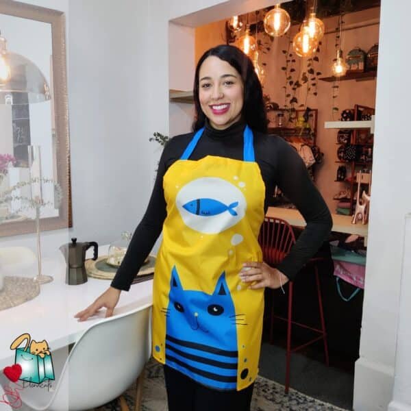 DELANTAL MUJER CON GATO AZUL - Imagen 2