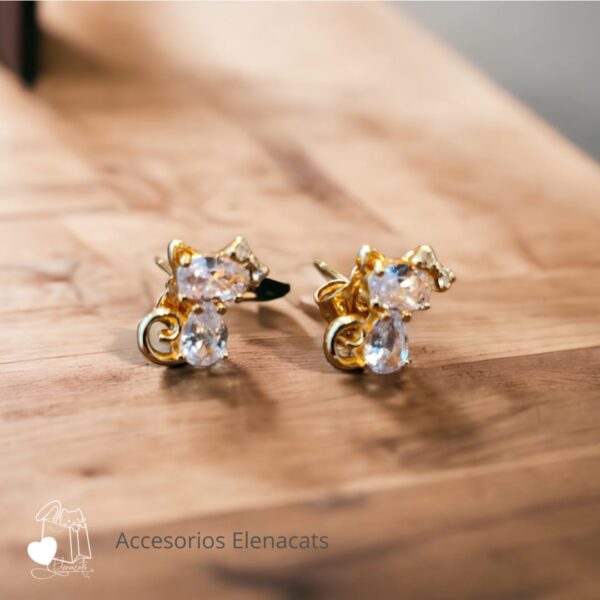 ARETES CON DISEÑO DE GATO MOÑITO