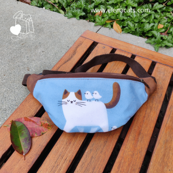 RIÑONERA  CON DISEÑO DE GATO CON PAJARITOS