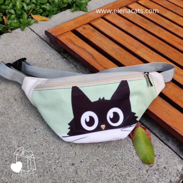 RIÑONERA  CON DISEÑO DE GATO FONDO VERDE