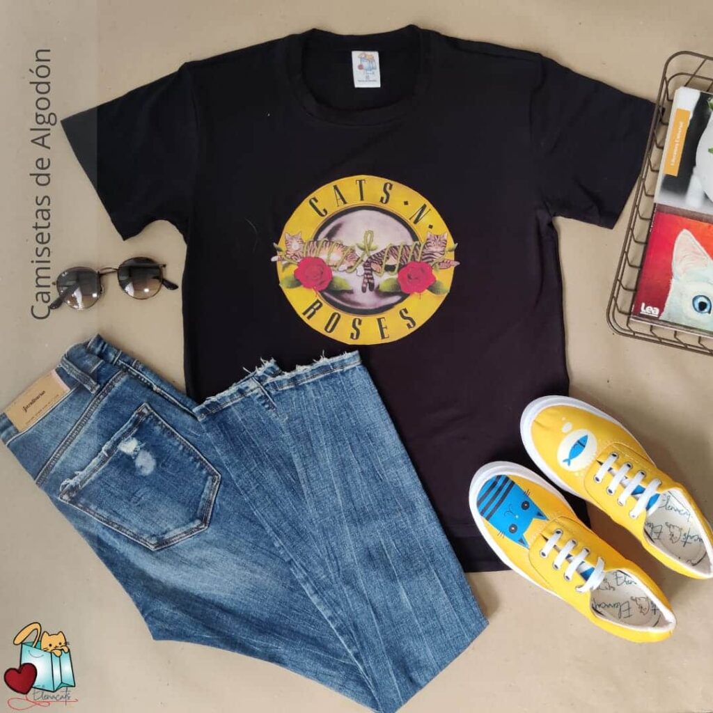 Camiseta Cats And Roses Gatos