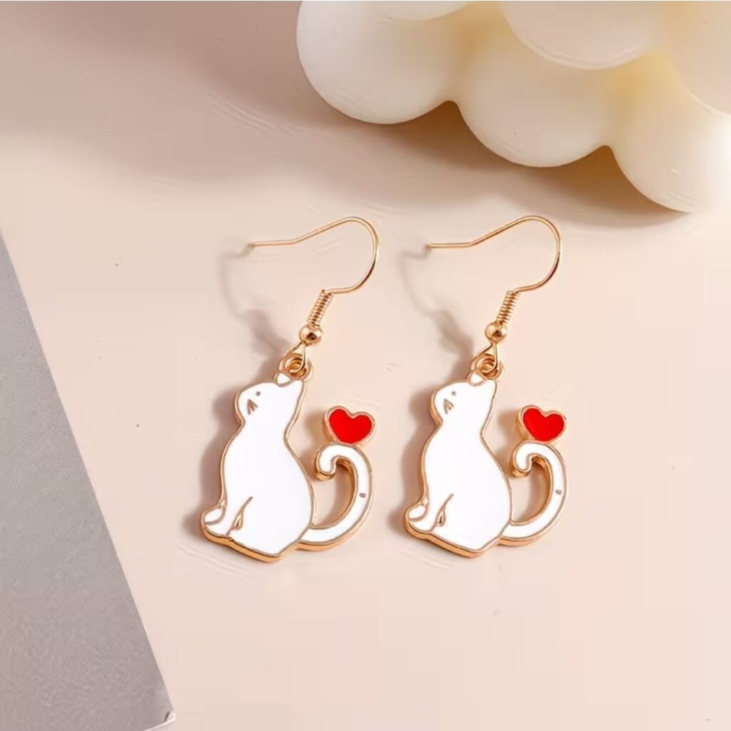 Aretes Gato Blanco y Corazon